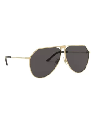 Luce con elegancia y protección con los Lentes Solares Dolce & Gabbana para Hombre: diseño exclusivo, calidad superior y confort en cada ocasión.